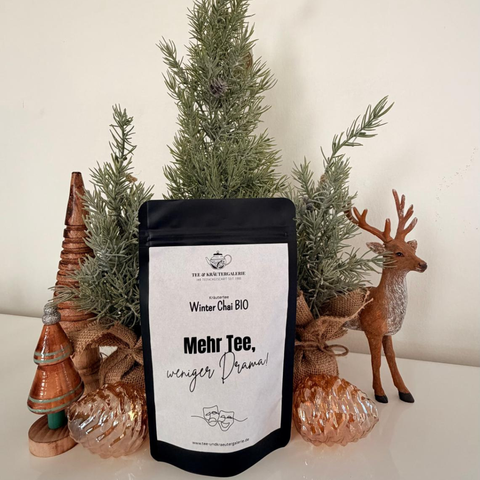 82287_BIO_Winter_Chai_1-Tee-undKraeutergalerie