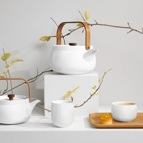 Tee-undKrautergalerie-Teekanne mit Holzgriff, white, 1,5 l. | 23370017 | Porzellan